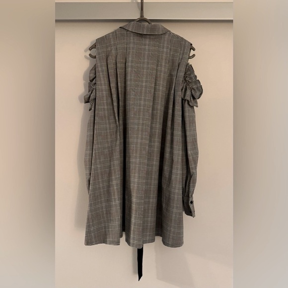 One Spo Grey‎ Cold Shoulder Dress - Picture 3 of 3